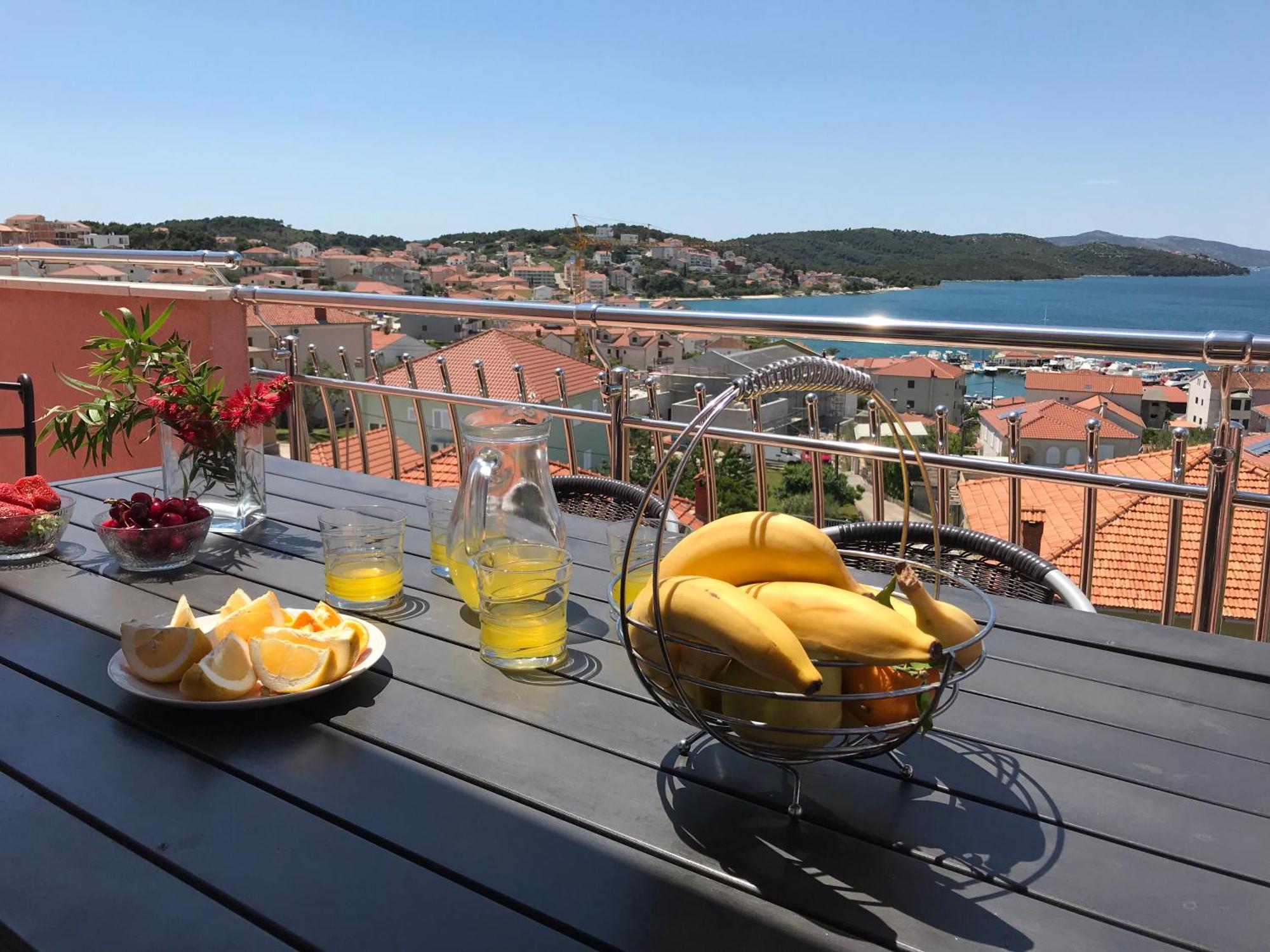 Apartmani Vujic- Villa Dolac Трогир Экстерьер фото