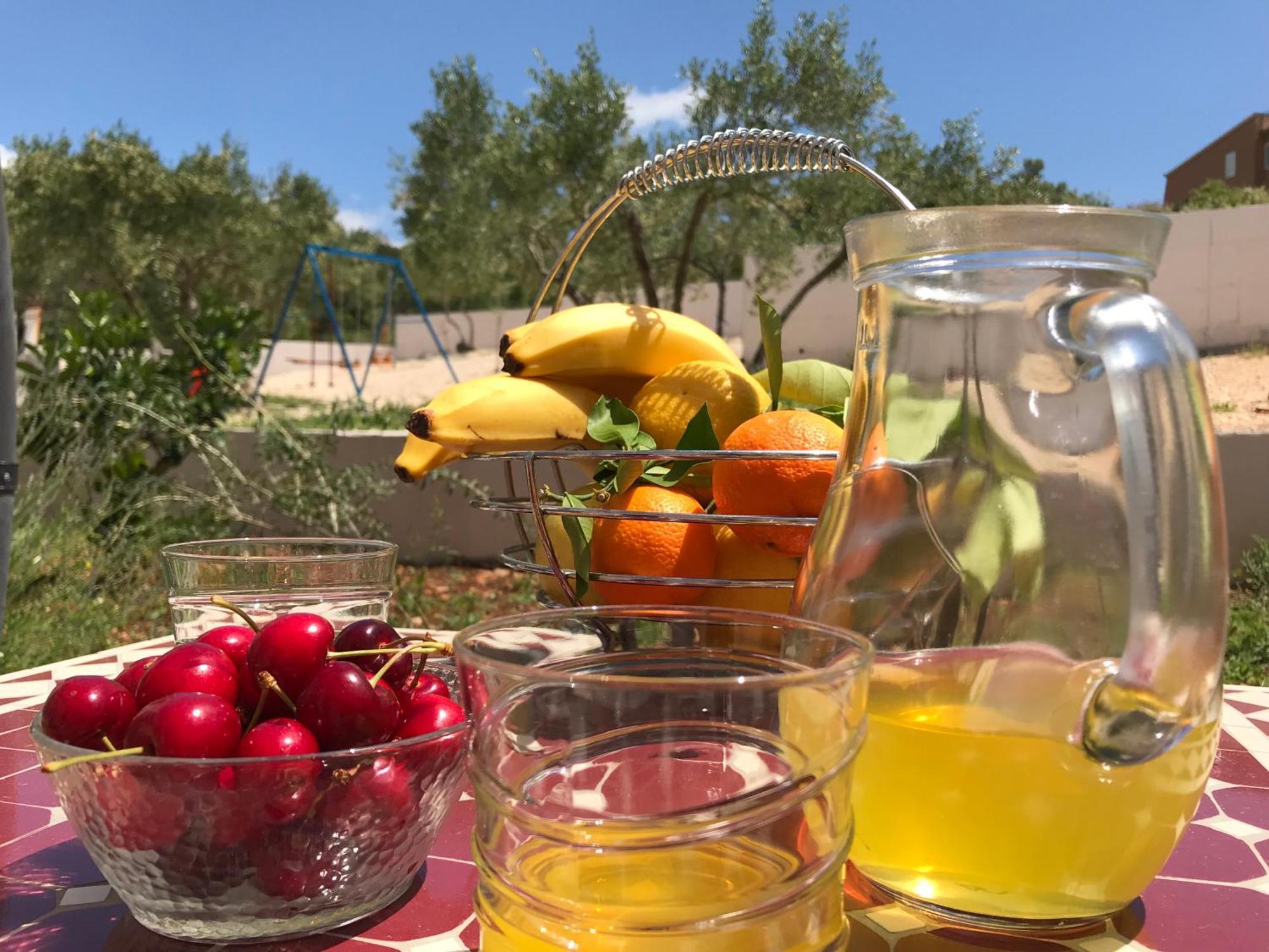 Apartmani Vujic- Villa Dolac Трогир Экстерьер фото
