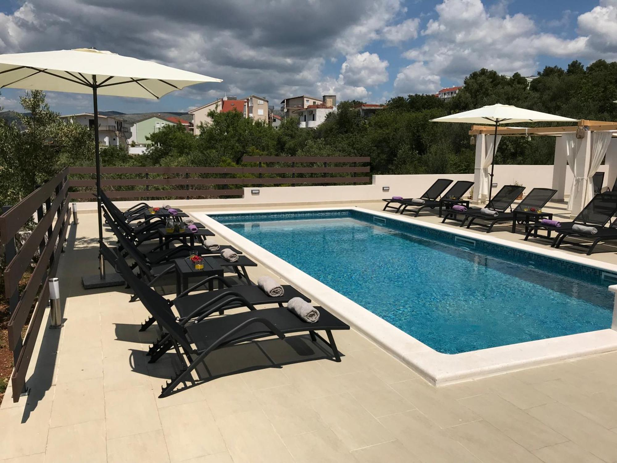 Apartmani Vujic- Villa Dolac Трогир Экстерьер фото