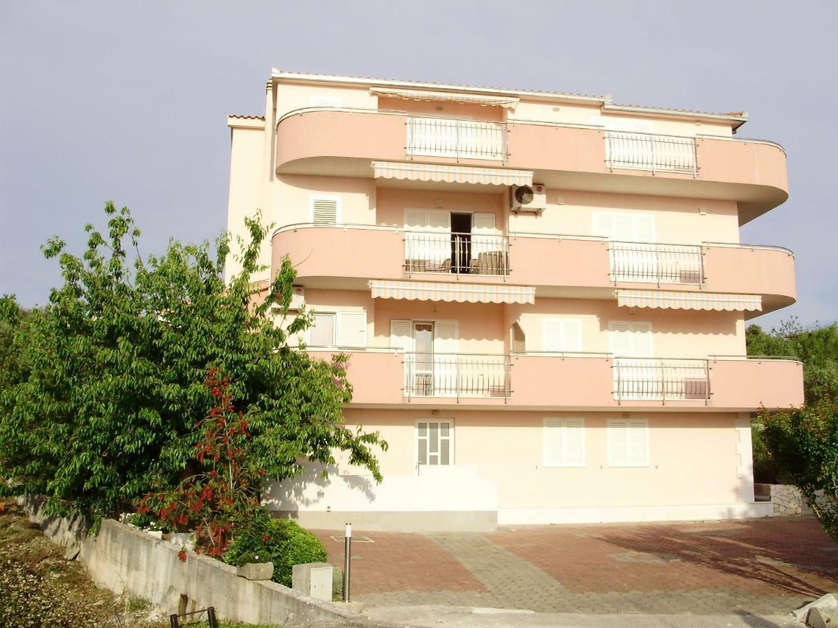 Apartmani Vujic- Villa Dolac Трогир Экстерьер фото