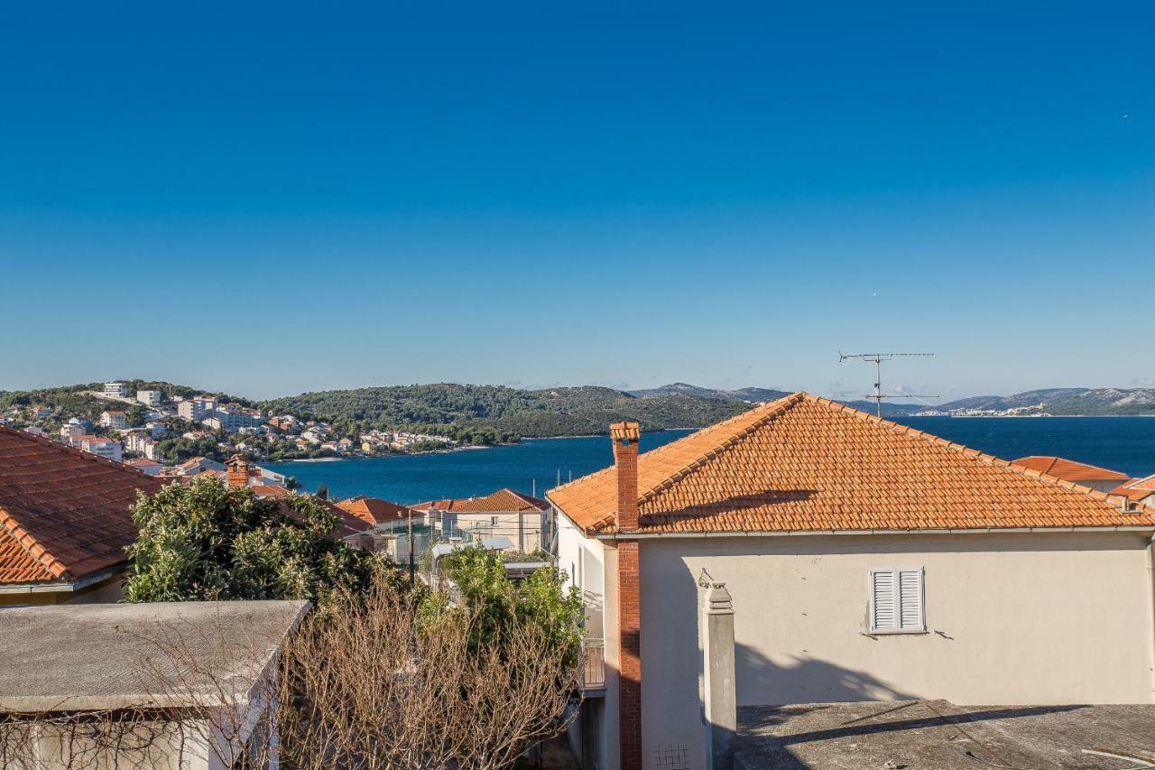 Apartmani Vujic- Villa Dolac Трогир Экстерьер фото